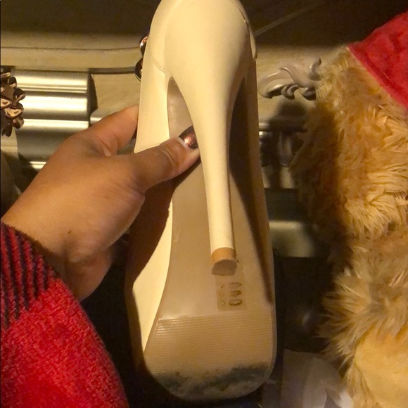 Heels - Picture 6 of 6